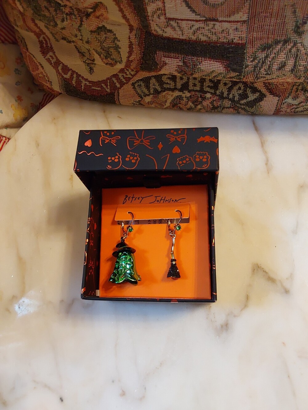 NWT Betsey Johnson Halloween Dangle Earrings, Witch Hat, Broom - Picture 3 of 6